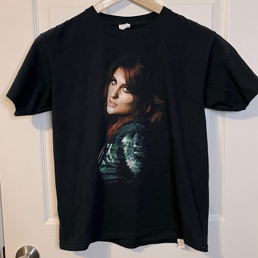 Gildan black Meghan Trainor 2016 Untouchable Tour graphic band tee sz S (?)